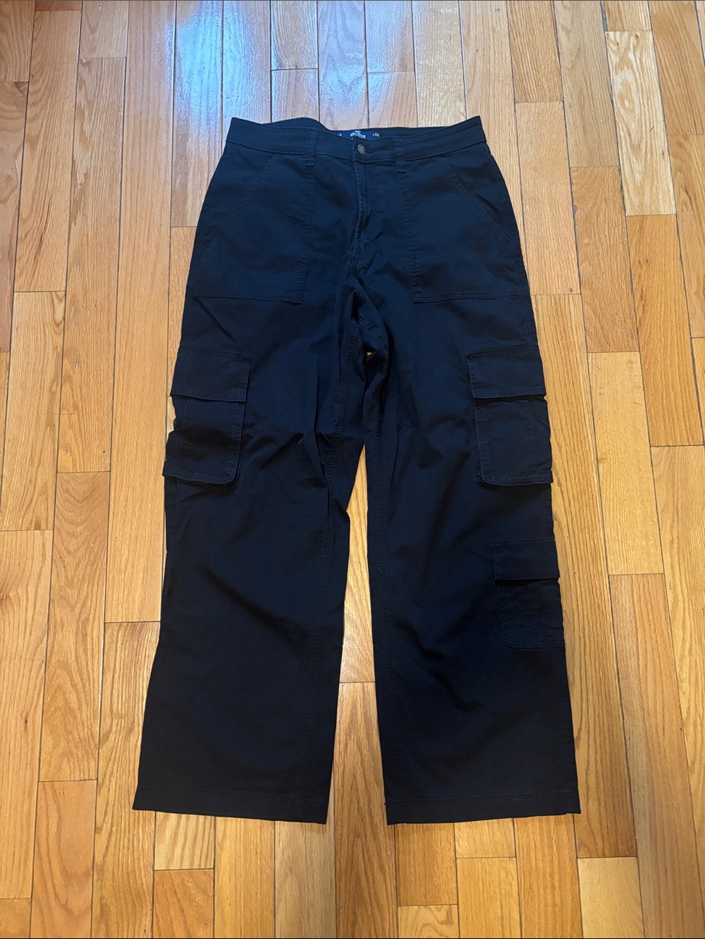 Hollister Ultra High-Rise Baggy Cargo Pants